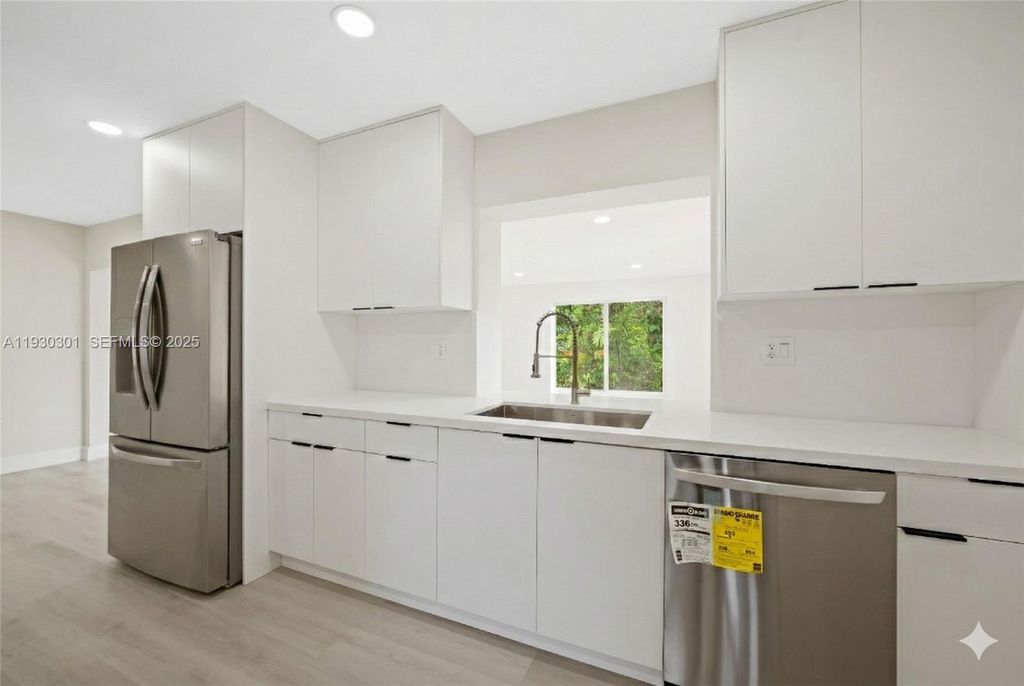 Image 11 of property listing at 12030 SW 29th Ter, Miami, FL 33175