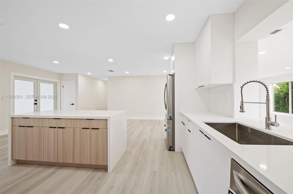 Image 14 of property listing at 12030 SW 29th Ter, Miami, FL 33175