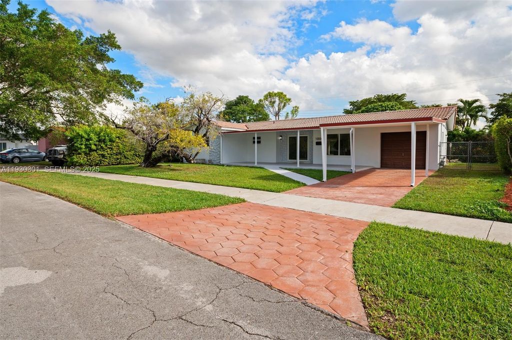 Image 2 of property listing at 12030 SW 29th Ter, Miami, FL 33175