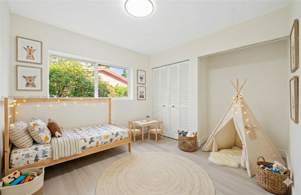 Image 23 of property listing at 12030 SW 29th Ter, Miami, FL 33175