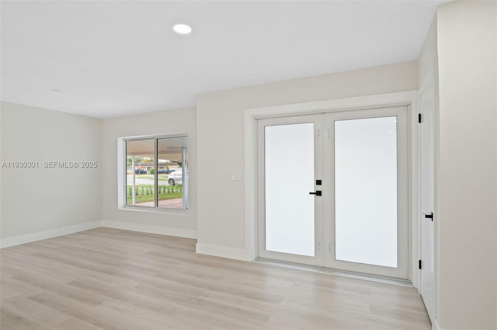 Image 4 of property listing at 12030 SW 29th Ter, Miami, FL 33175