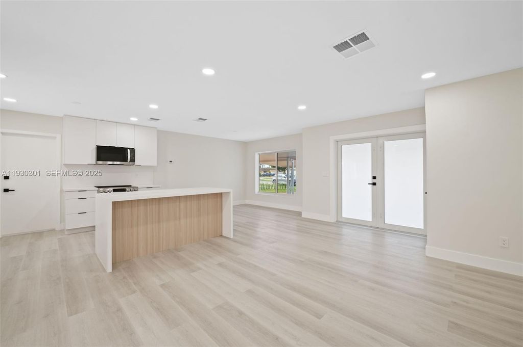 Image 5 of property listing at 12030 SW 29th Ter, Miami, FL 33175