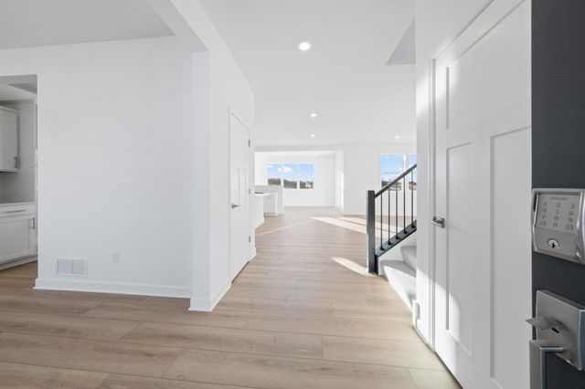 8692 183rd Street W, Lakeville, MN 55044