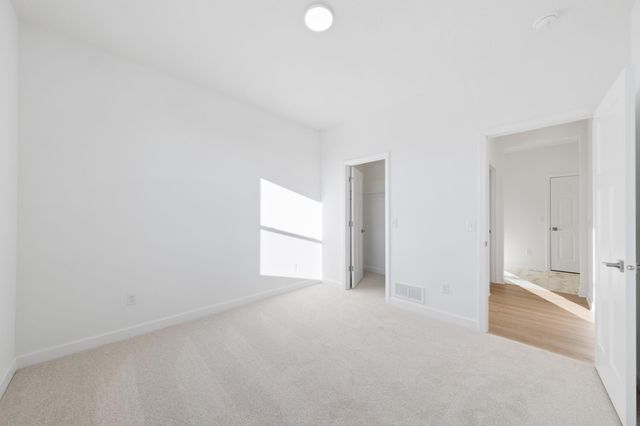 8692 183rd Street W, Lakeville, MN 55044