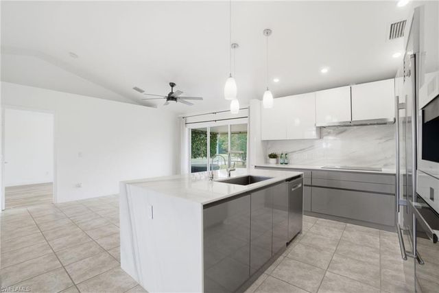 2075 Desoto BLVD N, Naples, FL 34120