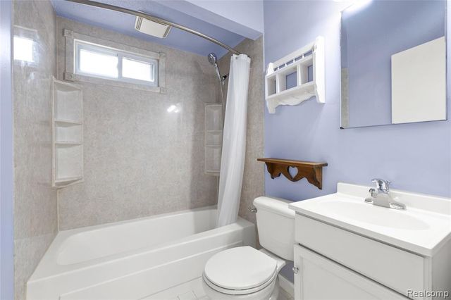 1491 E Webster Street, Ferndale, MI 48220