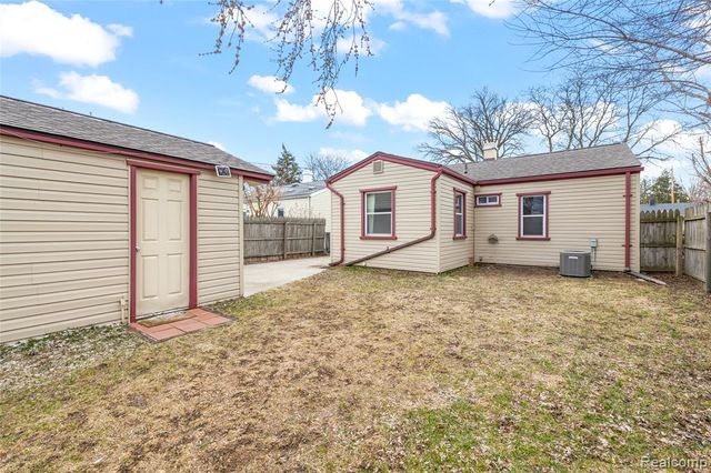 1491 E Webster Street, Ferndale, MI 48220