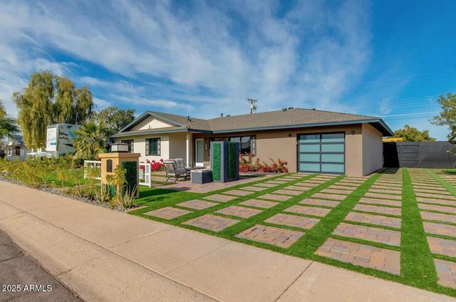 8216 E Lewis Avenue, Scottsdale, AZ 85257