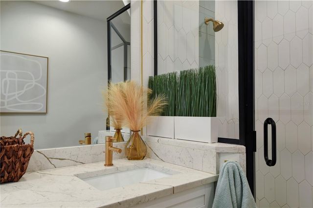 2810 N 16TH STREET, Tampa, FL 33605