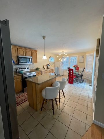 73 Sophia Dr, Worcester, MA 01607