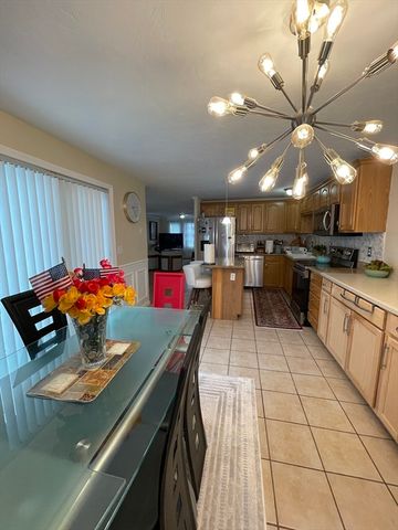 73 Sophia Dr, Worcester, MA 01607