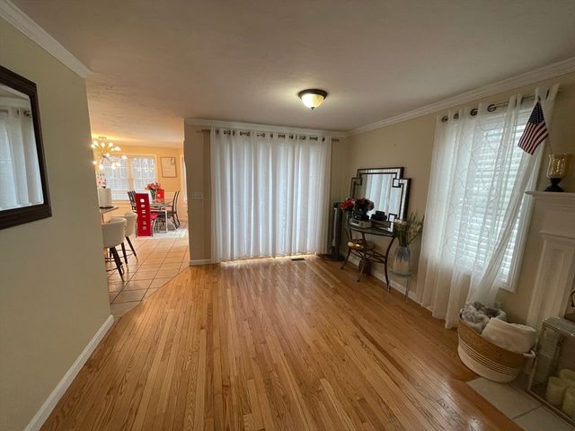 73 Sophia Dr, Worcester, MA 01607