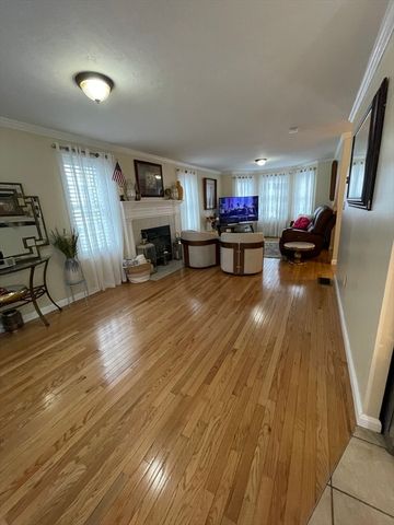 73 Sophia Dr, Worcester, MA 01607