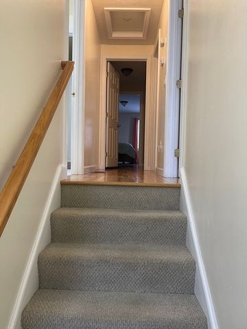 73 Sophia Dr, Worcester, MA 01607