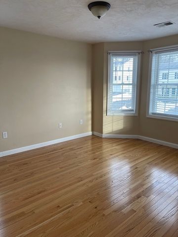 73 Sophia Dr, Worcester, MA 01607