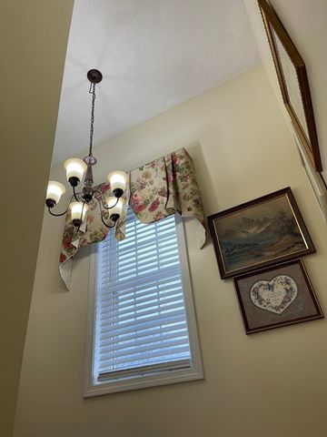 73 Sophia Dr, Worcester, MA 01607