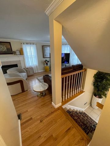 73 Sophia Dr, Worcester, MA 01607