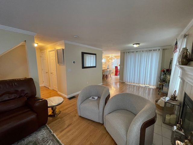 73 Sophia Dr, Worcester, MA 01607