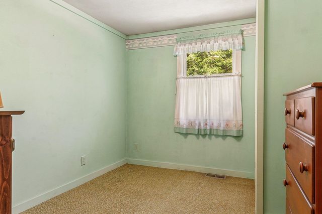 25 Brewster Hill Road, Tamworth, NH 03886