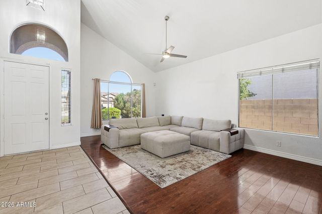 5273 W ANGELA Drive, Glendale, AZ 85308