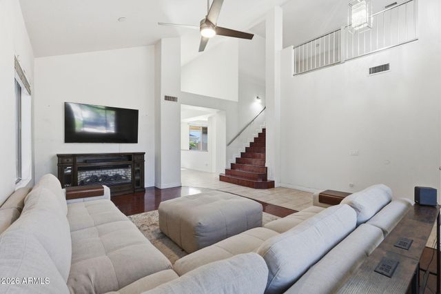 5273 W ANGELA Drive, Glendale, AZ 85308