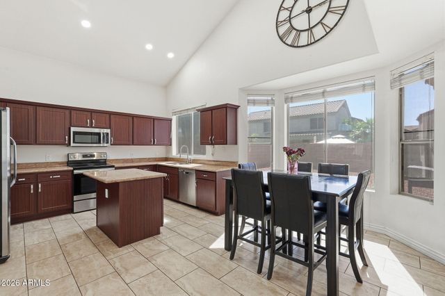 5273 W ANGELA Drive, Glendale, AZ 85308