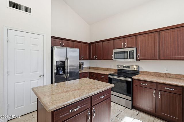 5273 W ANGELA Drive, Glendale, AZ 85308