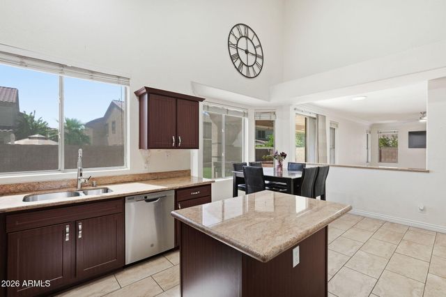 5273 W ANGELA Drive, Glendale, AZ 85308