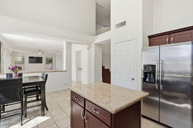 5273 W ANGELA Drive, Glendale, AZ 85308