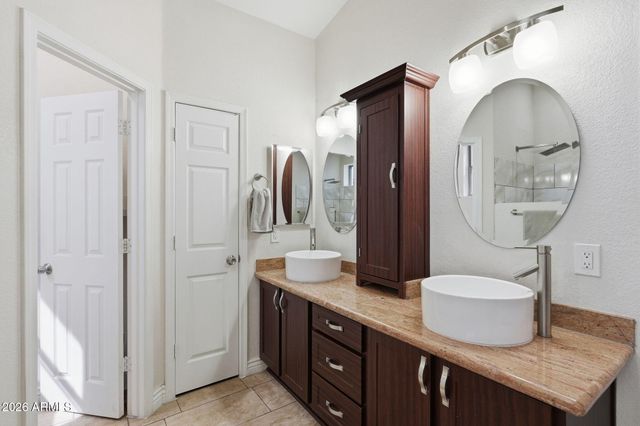 5273 W ANGELA Drive, Glendale, AZ 85308