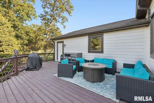 3930 BRANDY Lane, Clinton, IA 52732