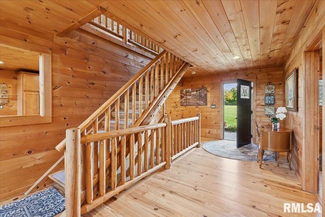 3930 BRANDY Lane, Clinton, IA 52732