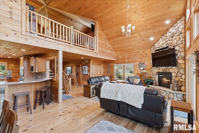 3930 BRANDY Lane, Clinton, IA 52732