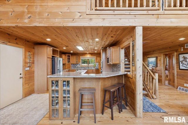 3930 BRANDY Lane, Clinton, IA 52732