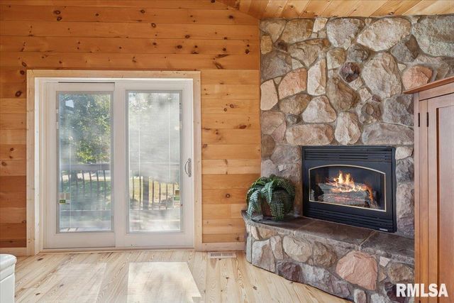 3930 BRANDY Lane, Clinton, IA 52732