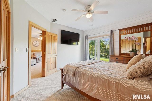 3930 BRANDY Lane, Clinton, IA 52732