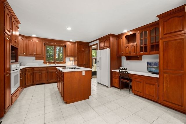 11 Elginwood Rd., Peabody, MA 01960