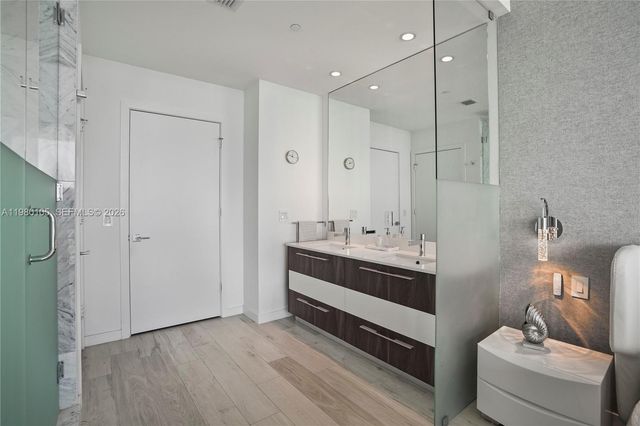 480 NE 31st St 3906, Miami, FL 33137