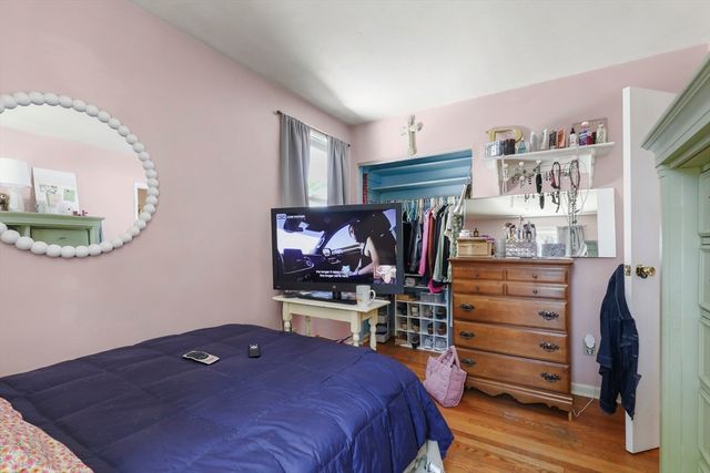 47 Cliff Rd, Bourne, MA 02532