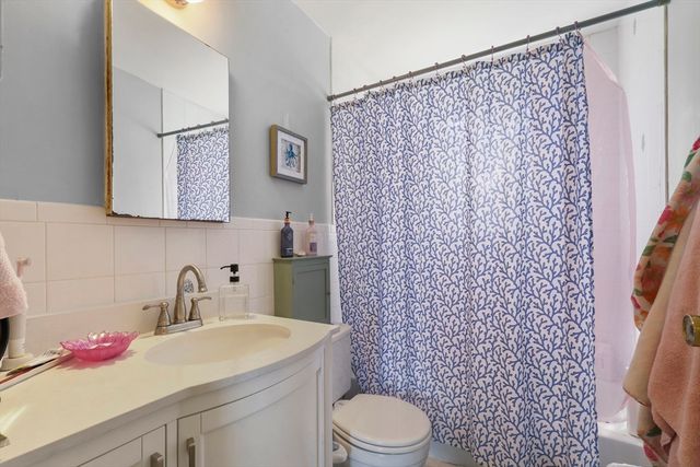 47 Cliff Rd, Bourne, MA 02532