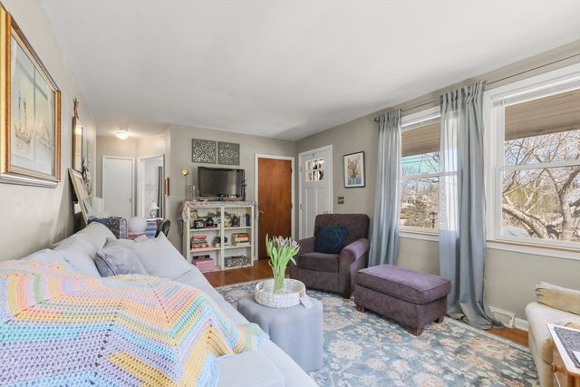 47 Cliff Rd, Bourne, MA 02532