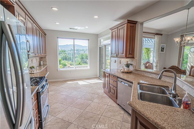 19534 Eleven Court, Newhall, CA 91321