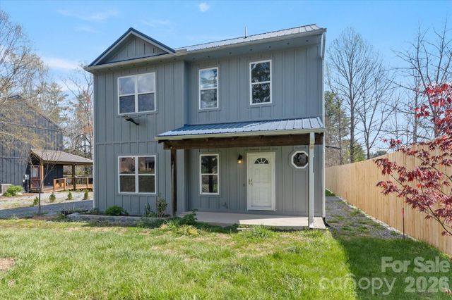 84 Poplar Street, Brevard, NC 28712
