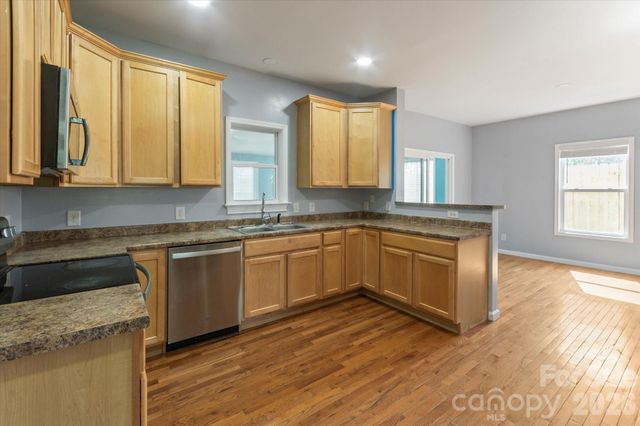 84 Poplar Street, Brevard, NC 28712