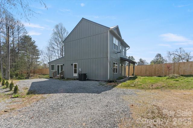84 Poplar Street, Brevard, NC 28712