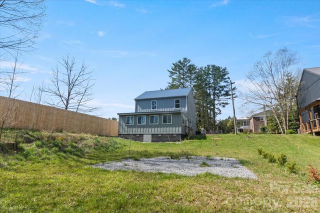 84 Poplar Street, Brevard, NC 28712