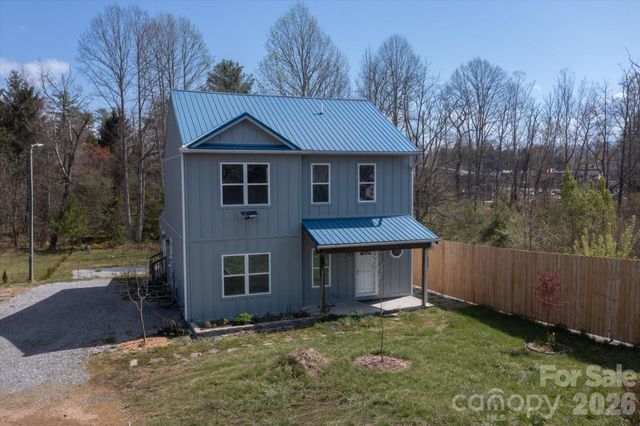 84 Poplar Street, Brevard, NC 28712