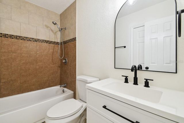 3320 W KATHLEEN STREET, Tampa, FL 33607