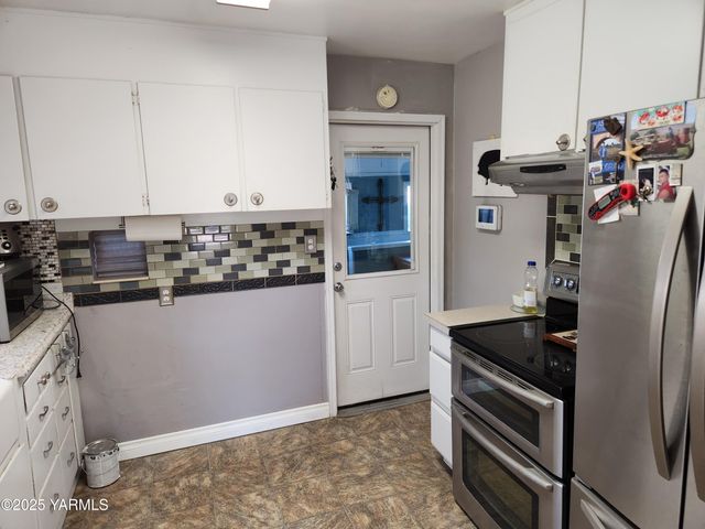 10 S Date St, Toppenish, WA 98948