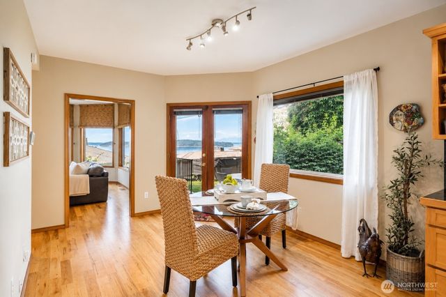41 Leschi Drive, Steilacoom, WA 98388